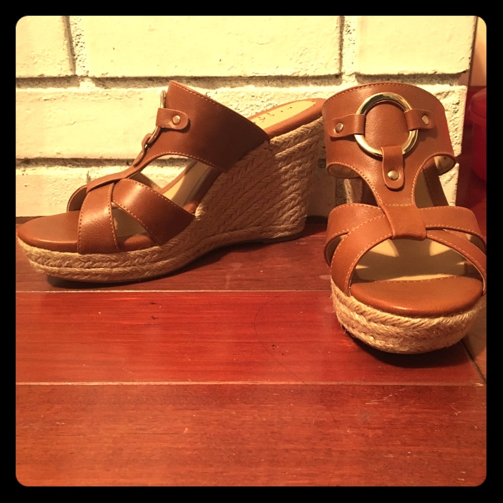 Pesaro Wedges